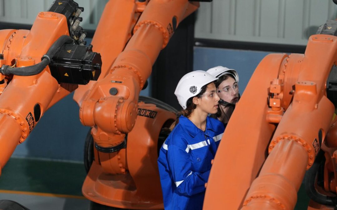AI Automation, German Industry Pressure, Taiwan Strait Trade Risk, and Vietnam’s New Strategic Port