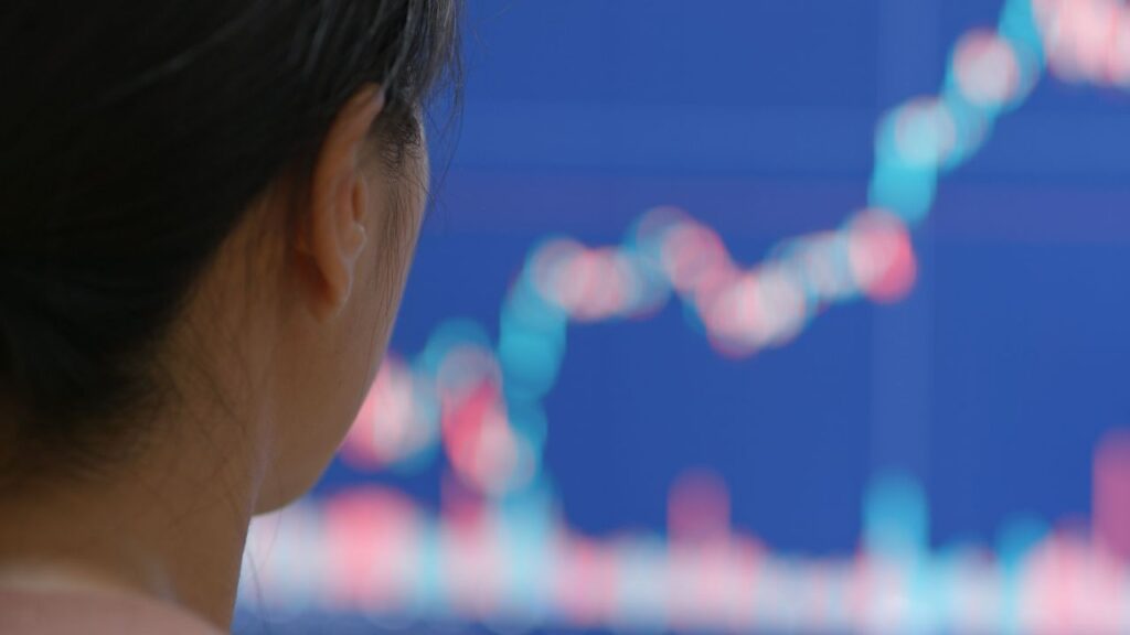 china stocks rebound in tech sector