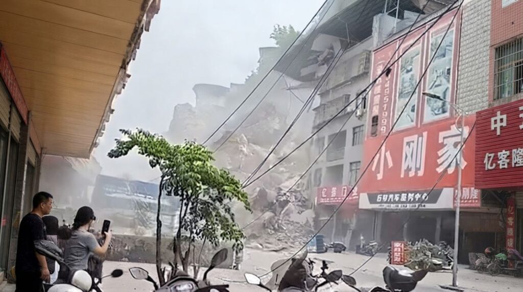 chongqing landslide china many missing