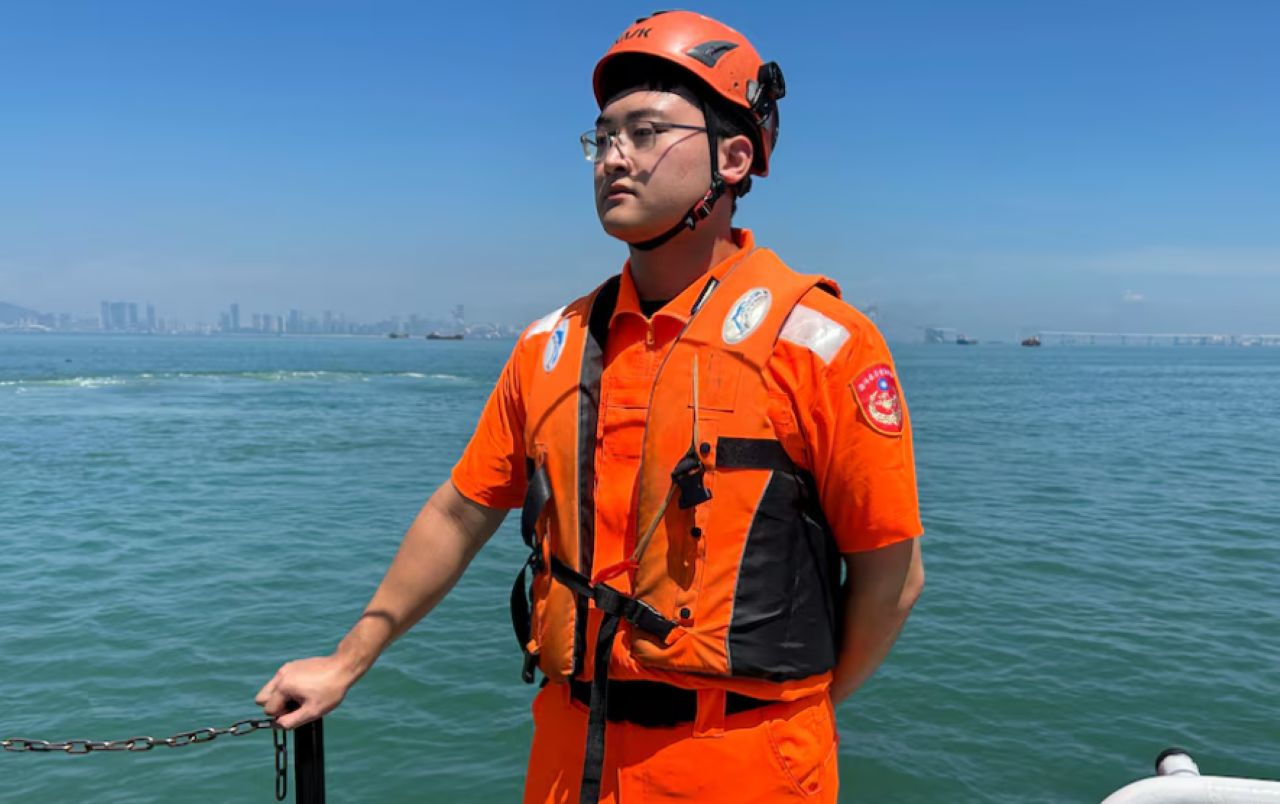 taiwan coast guard watch over china